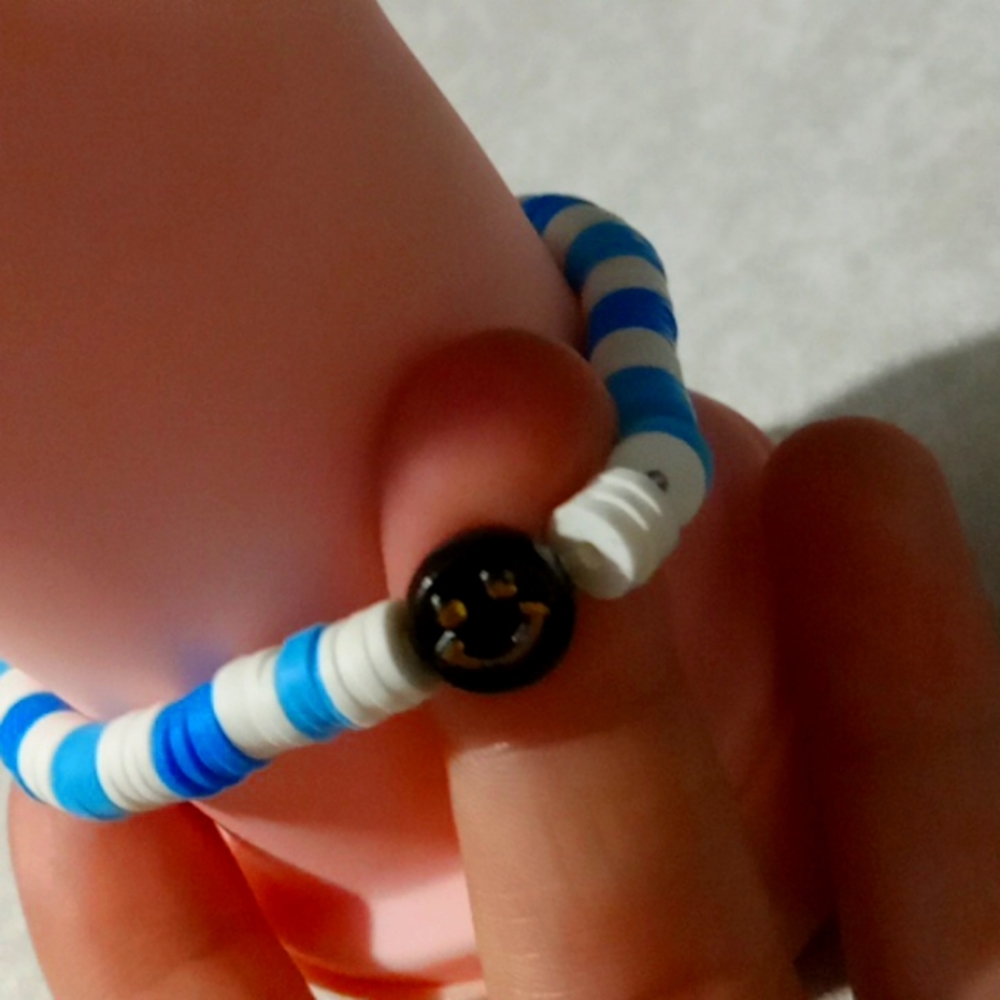 Bracelets - Picture 4 of 4
